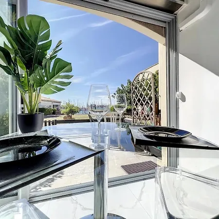 Prestige Avec Terrasse, Ile Des Pecheurs, Vue Port *