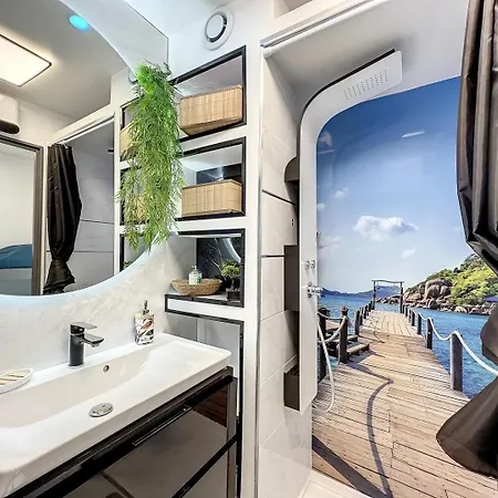 Prestige Avec Terrasse, Ile Des Pecheurs, Vue Port *