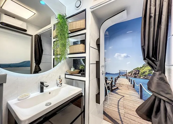 Prestige Avec Terrasse, Ile Des Pecheurs, Vue Port *