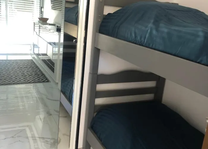 Prestige Avec Terrasse, Ile Des Pecheurs, Vue Port *